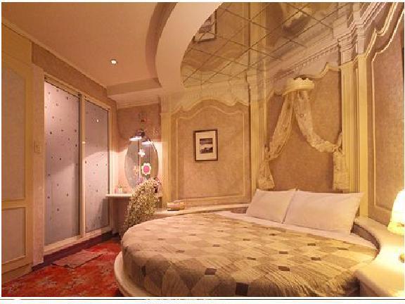 Broadway Hotel Тайджун Екстериор снимка