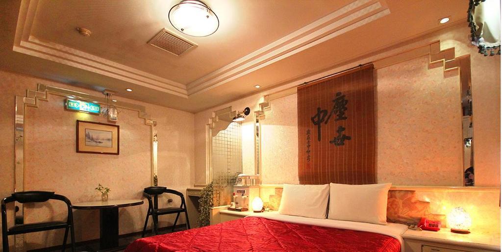 Broadway Hotel Тайджун Екстериор снимка